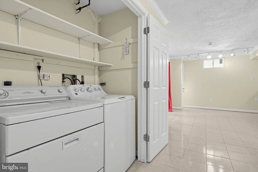 Photo of 9223 E GARY LANE E