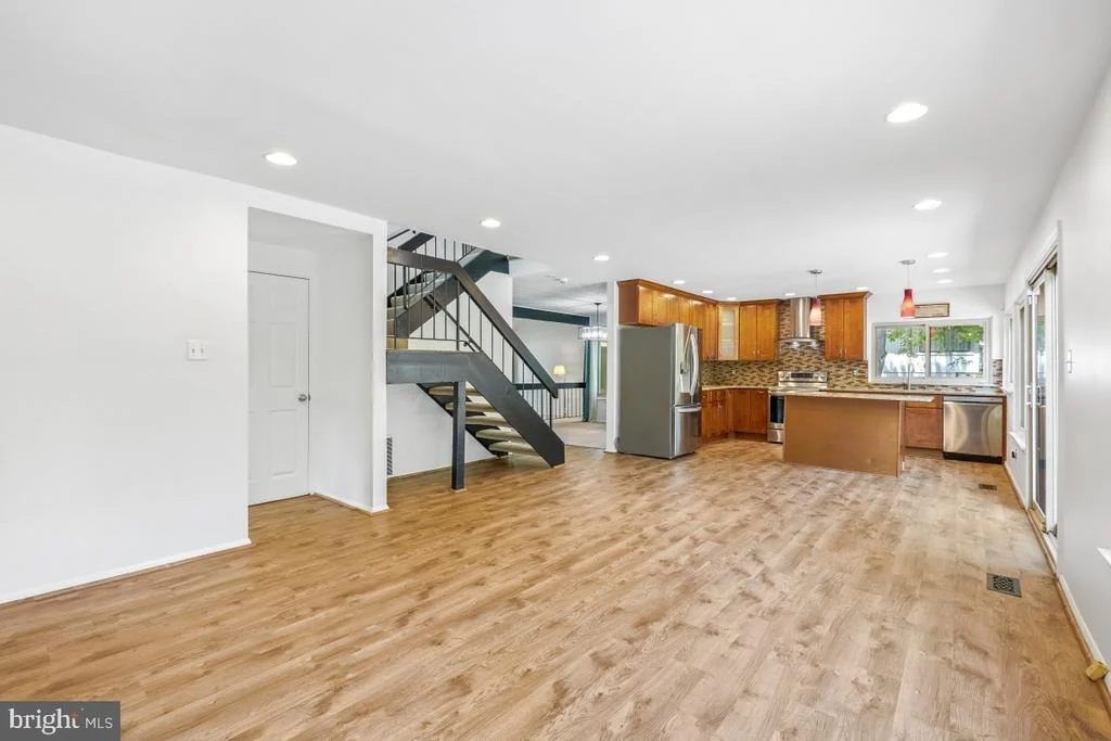 Photo of 19005 HARKNESS LANE
