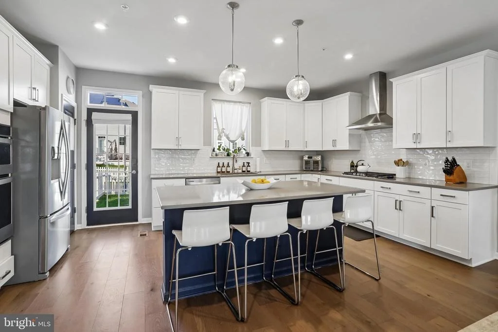 Photo of 1109 SAXTON DRIVE