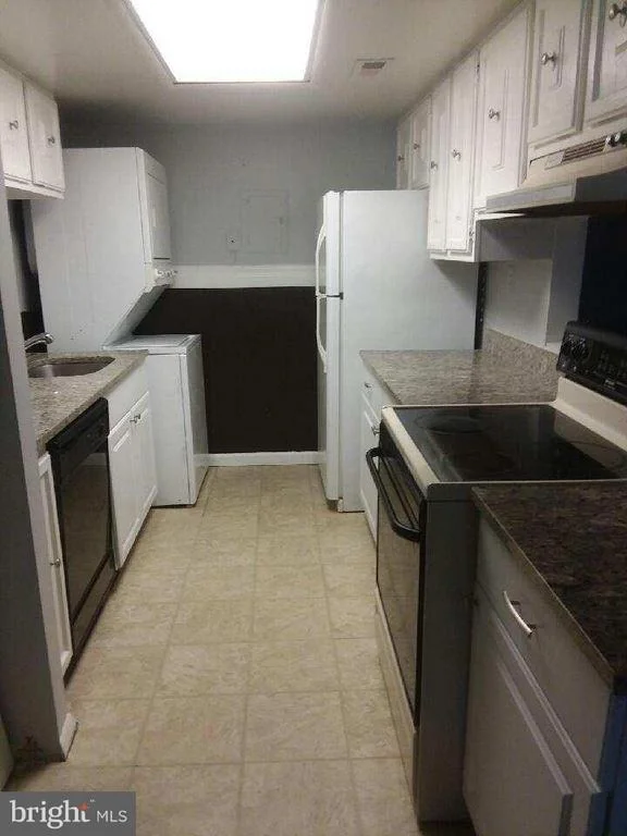 Photo of Unit C at 822 WINDSTREAM WAY