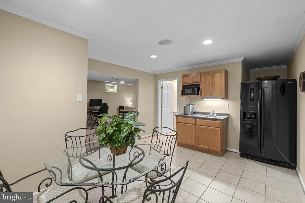 Photo of 439 UNIVERSITY DRIVE
