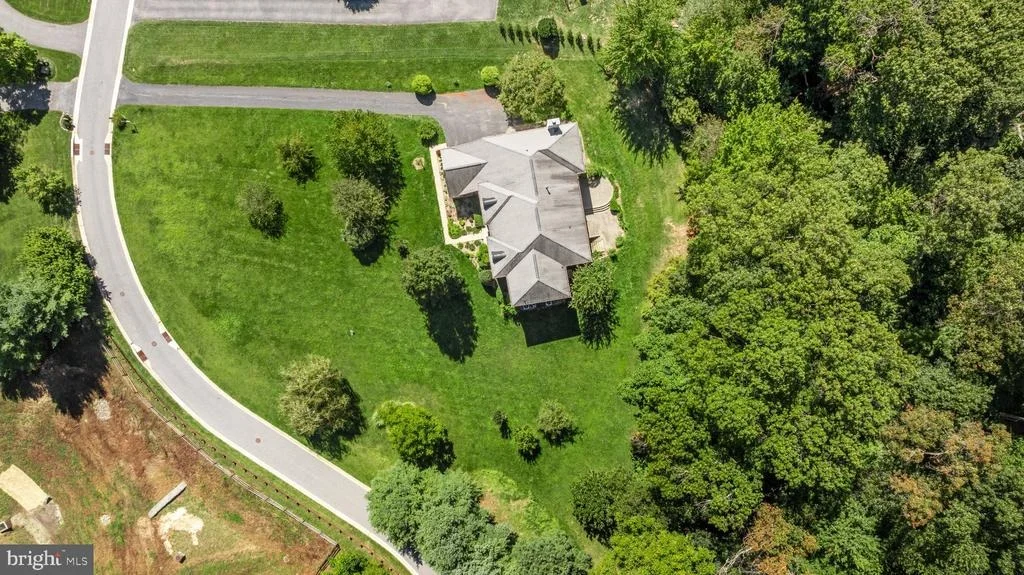 Photo of 915 ZENITH DRIVE