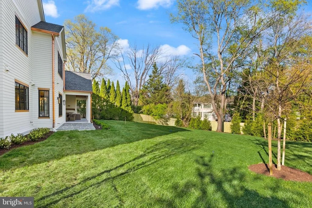 Photo of 1223 SOMERSET DRIVE
