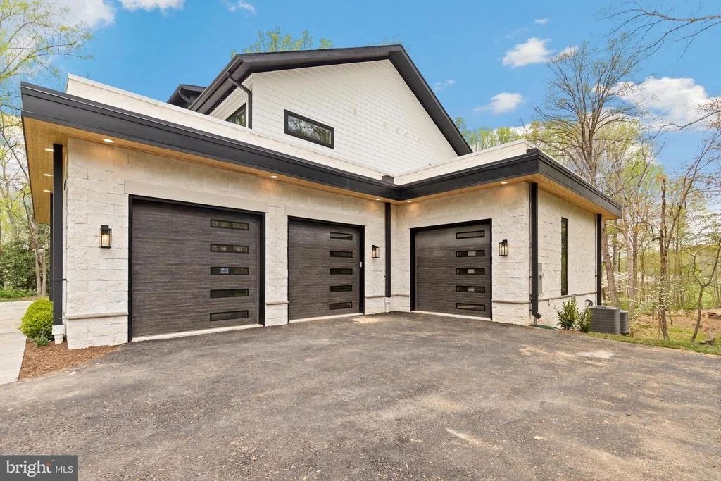 Photo of 2715 COLT RUN ROAD