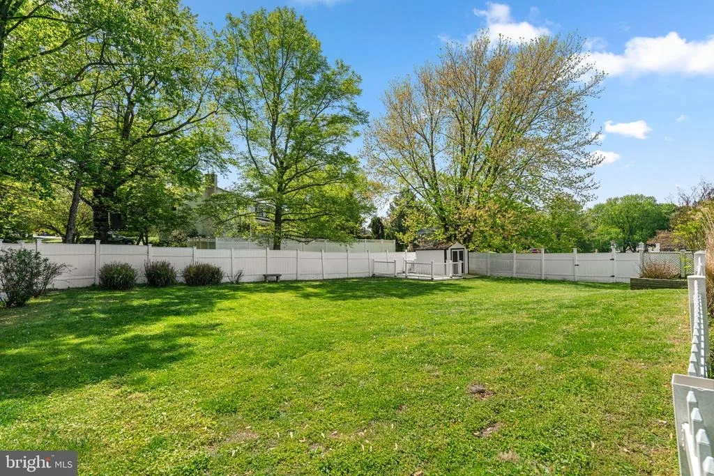 Photo of 5008 LAKE CIRCLE W