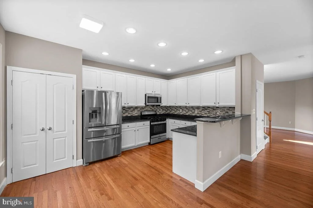 Photo of 1805 N GREENLEESE DRIVE