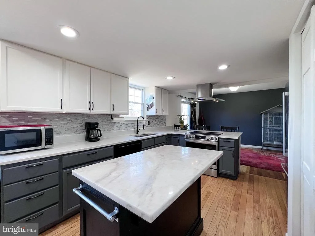 Photo of 9601 ROOSTER LANE