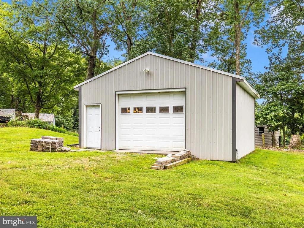 Photo of 6047 QUINN ROAD