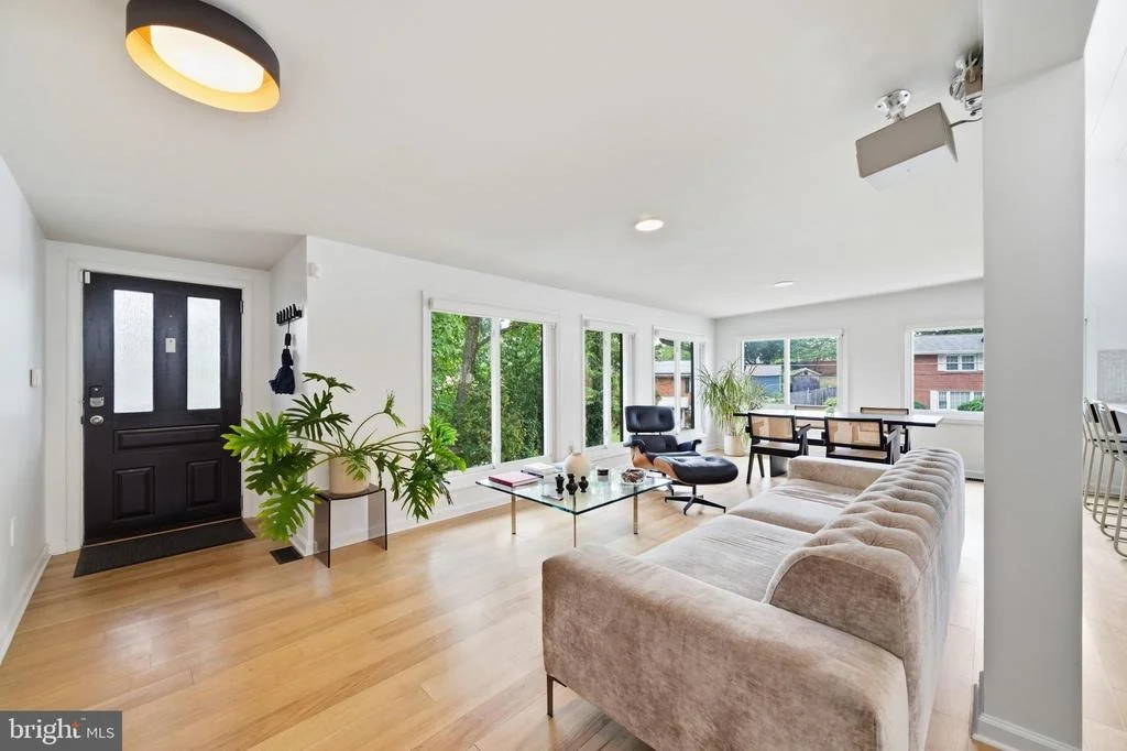 Photo of 6410 BUSHEY DRIVE