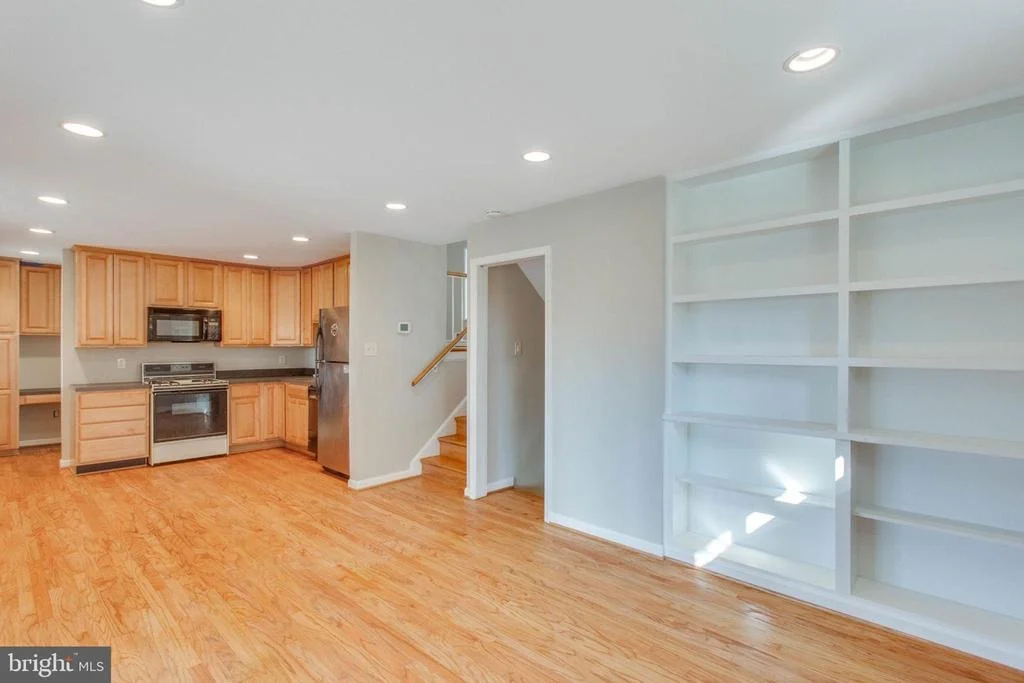 Photo of 10409 FOREST AVENUE