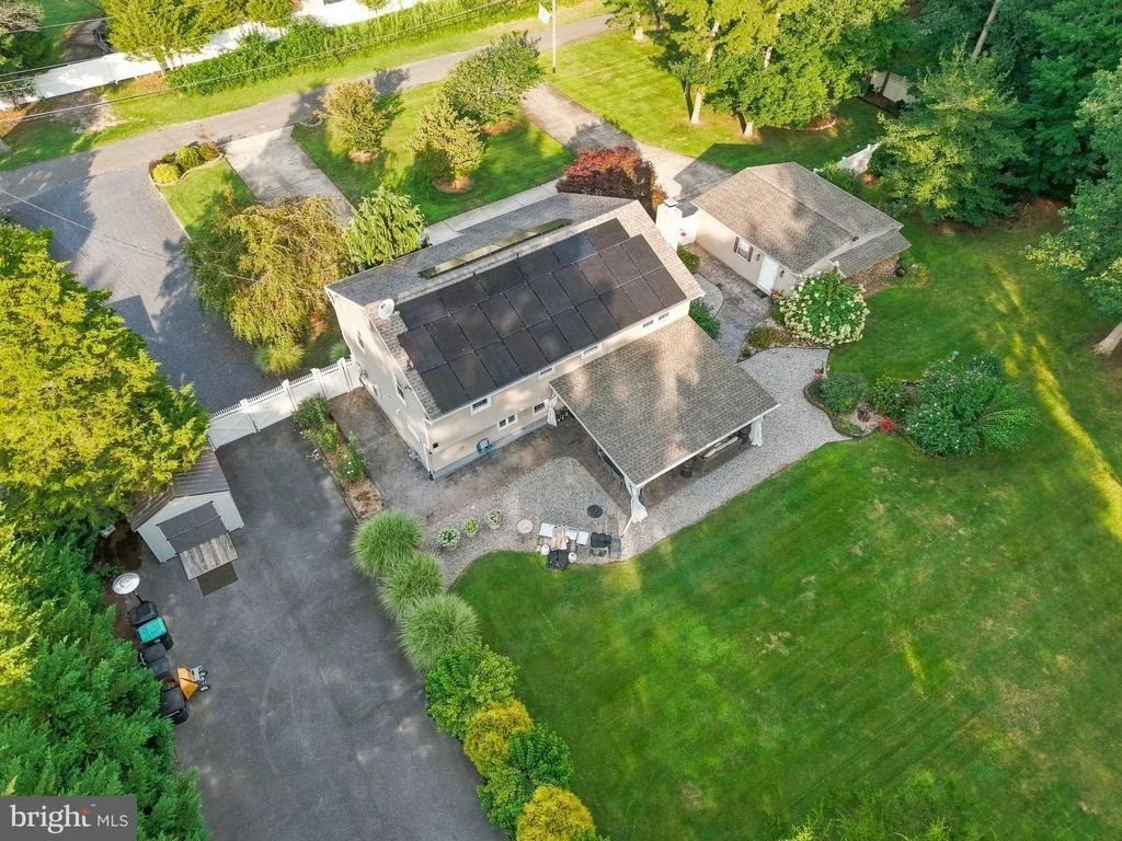 Photo of 211 CAHNT AVENUE