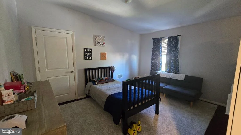 Photo of 140 ROBBINS AVENUE
