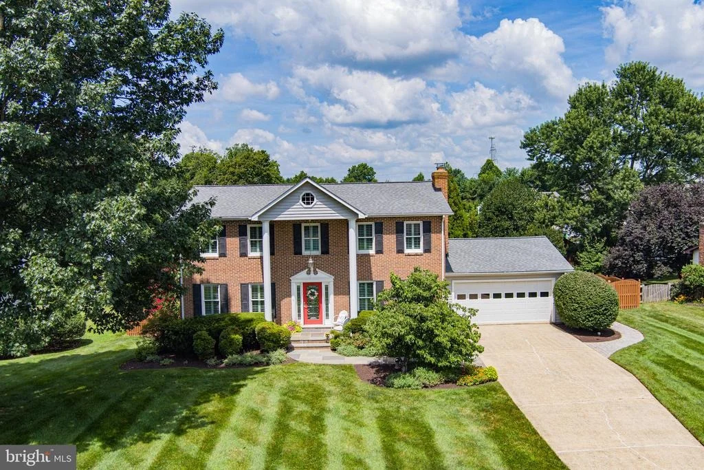 Photo of 8668 FELSVIEW DRIVE