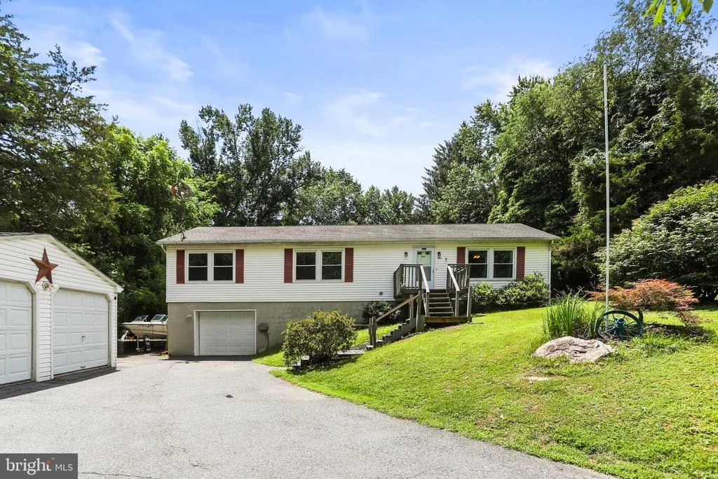 Photo of 964 AUBEL ROAD