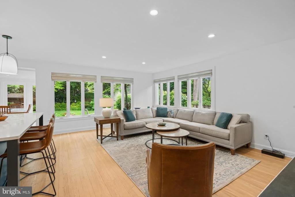Photo of 7301 SUMMIT AVENUE