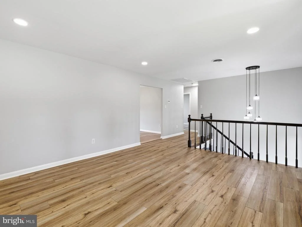 Photo of 17608 FOREST GLEN CIRCLE