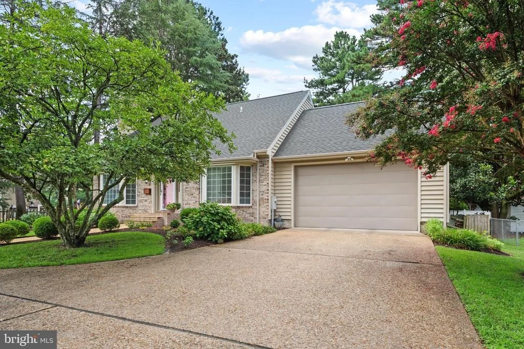 Photo of 602 CRESTVIEW LANE