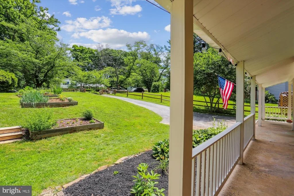 Photo of 11816 LONGDRAFT COURT