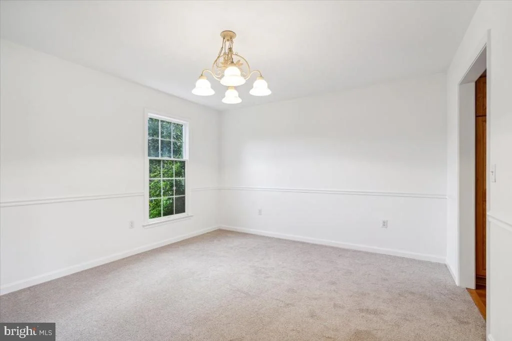Photo of 1037 LINDFIELD DRIVE