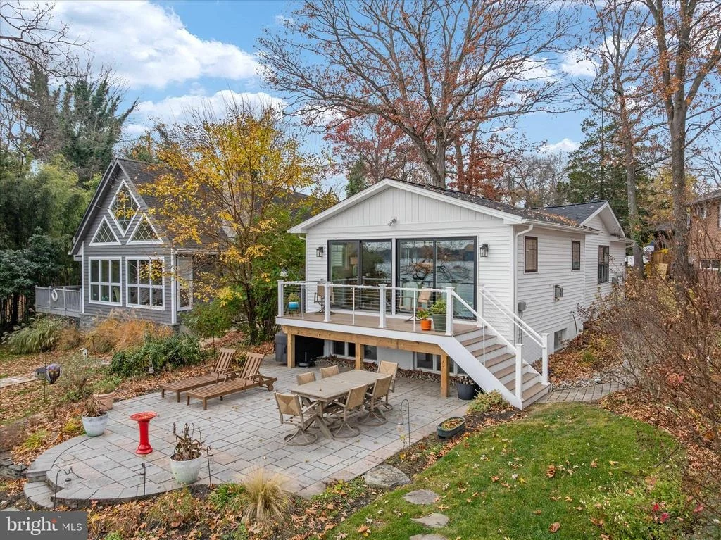 Photo of 394 NORTH DRIVE