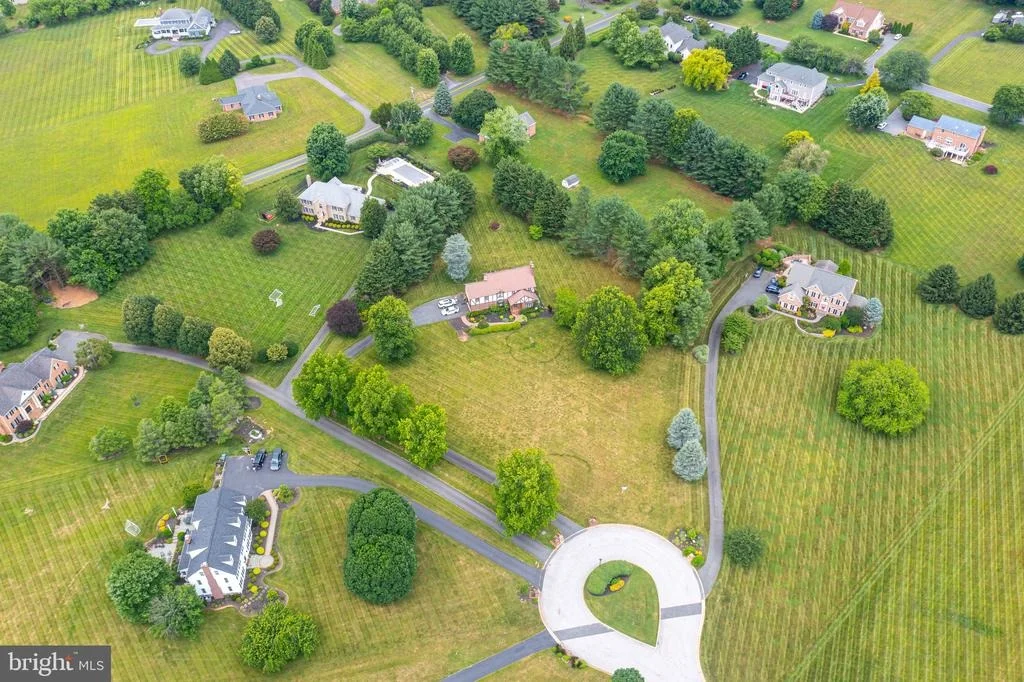 Photo of 2300 KINGS ARMS DRIVE