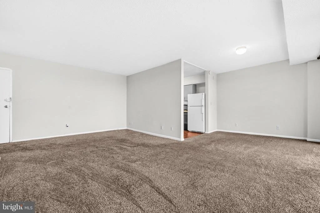 Photo of Unit 607 at 4410 OGLETHORPE STREET