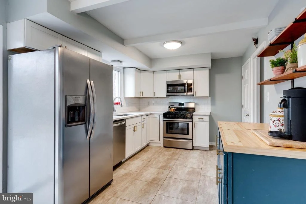 Photo of 6810 HUNTSMAN BOULEVARD