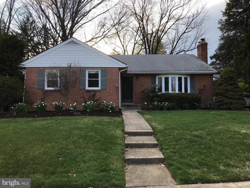 Photo of 105 FAIRVIEW AVENUE