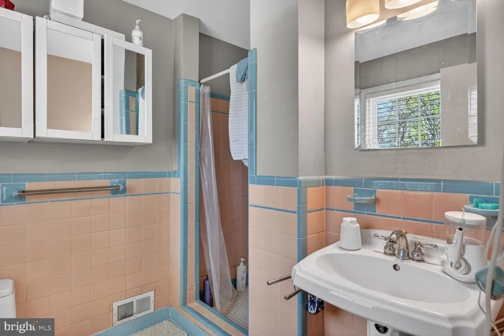 Photo of 7215 ROLLINGWOOD DRIVE