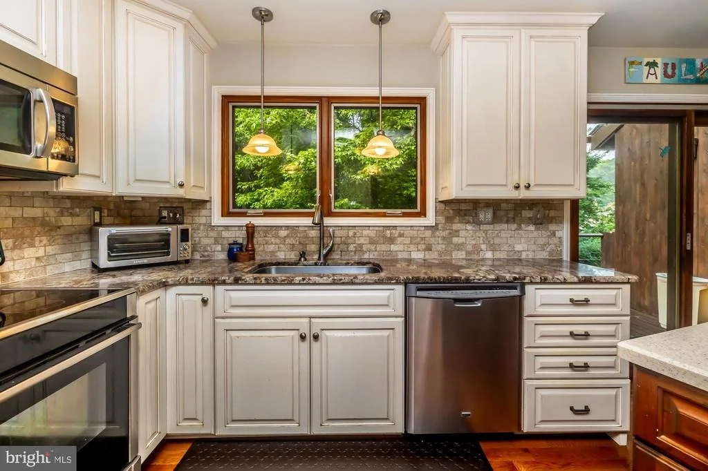 Photo of 820 BEZEL ROAD