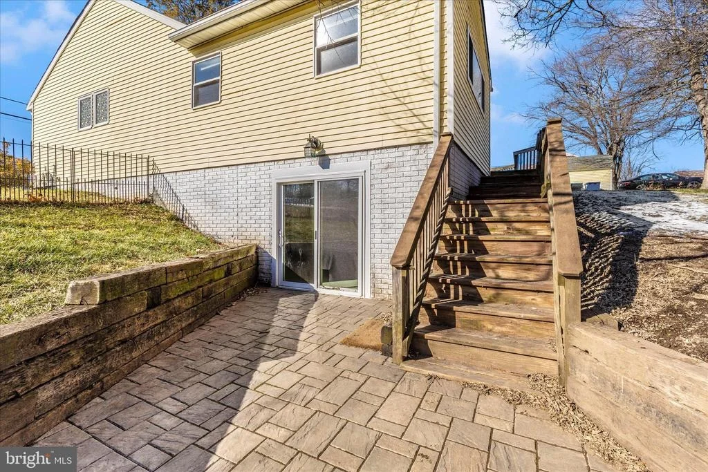 Photo of 8204 BALL ROAD