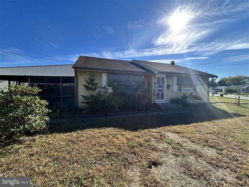 Photo of 24 W LOIS DRIVE