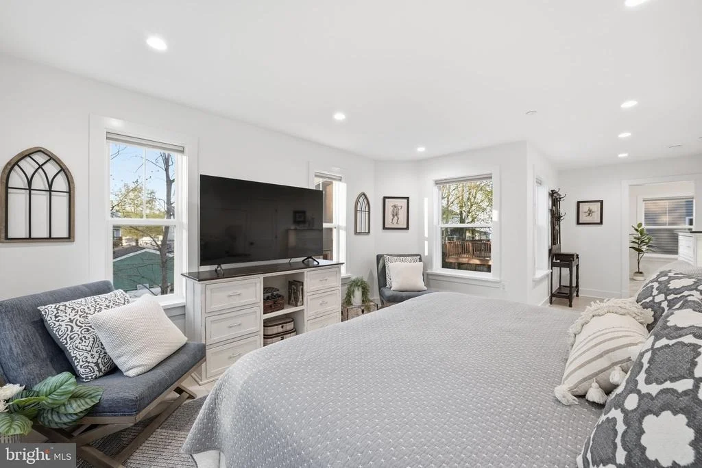 Photo of 1422 HOWARD ROAD