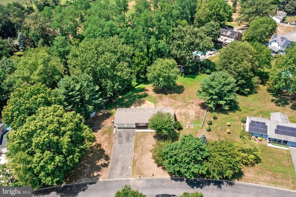 Photo of 6 ELEANOR DRIVE