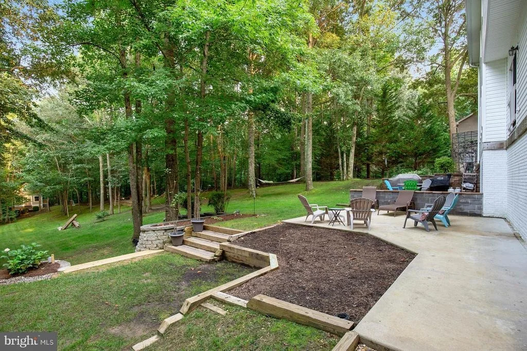 Photo of 325 SPLIT OAK LANE