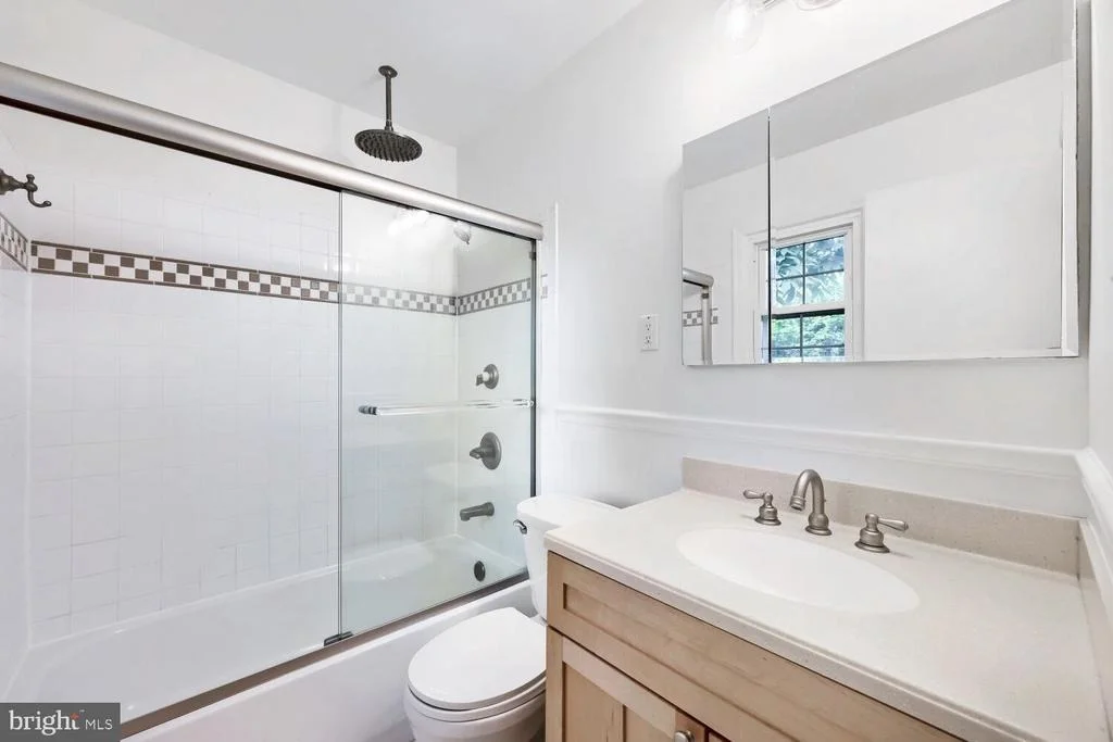 Photo of 852 DIAMOND DRIVE