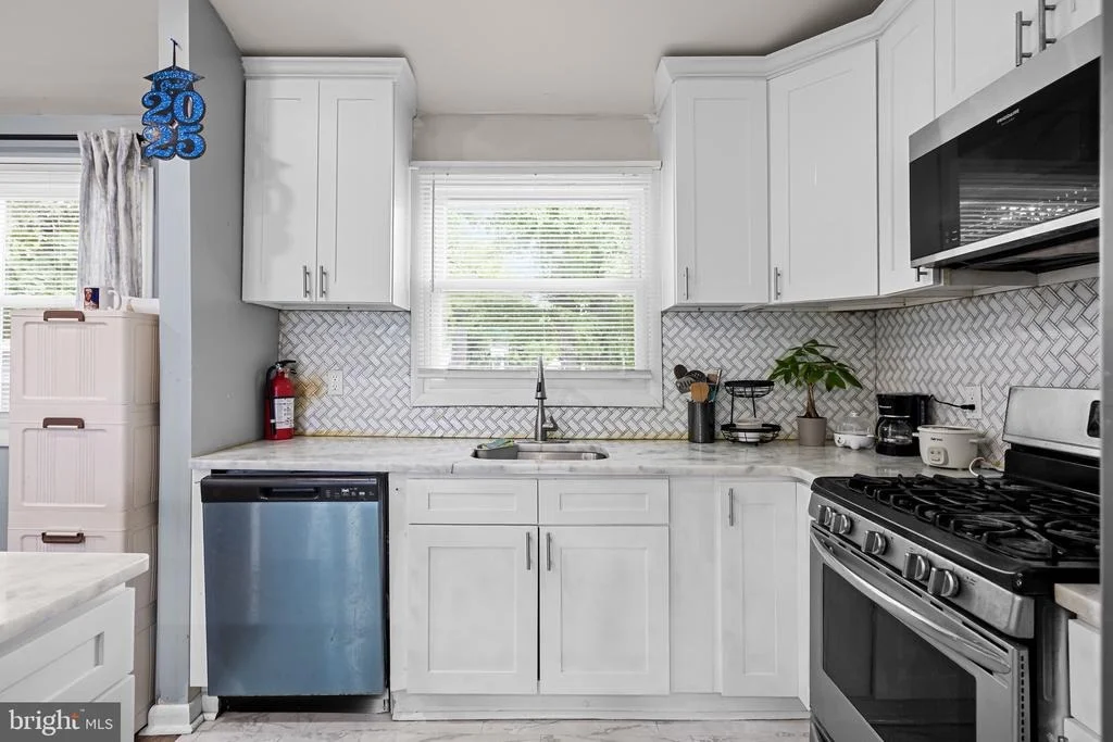 Photo of 200 HENDRICKSON