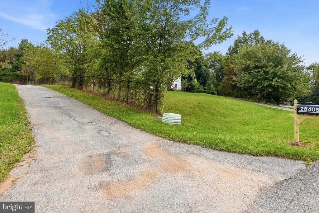 Photo of 28405 HONEYSUCKLE DRIVE