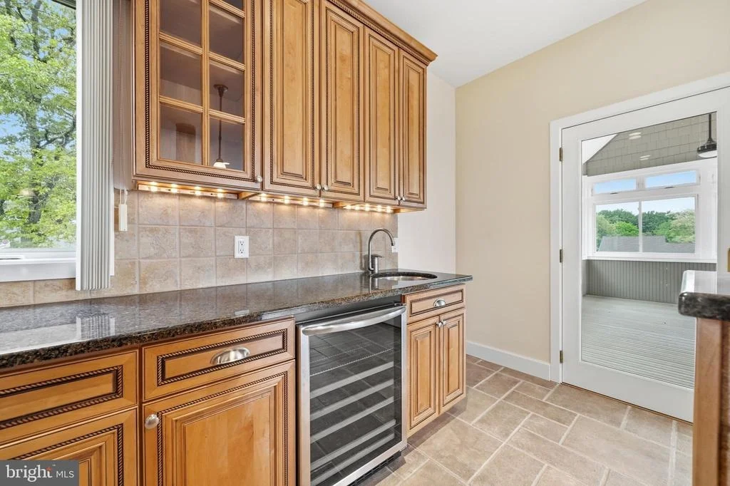 Photo of 160 CLIFFVIEW DRIVE