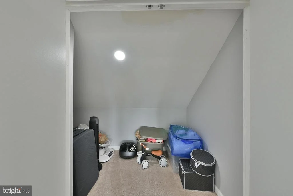 Photo of 8 WINDOVER LANE