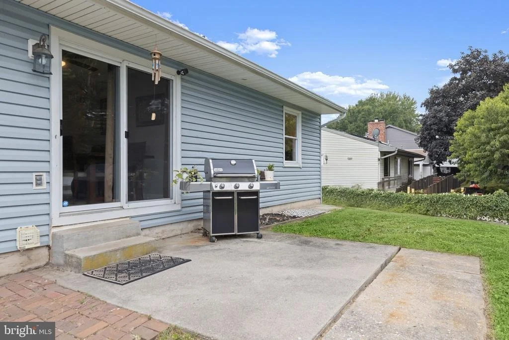 Photo of 818 UNIONTOWN ROAD