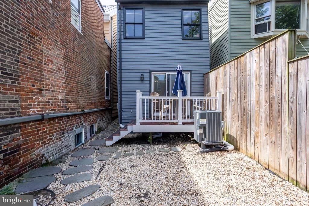 Photo of 32 CORNHILL STREET