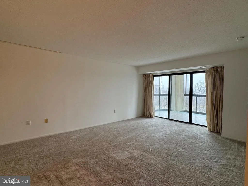 Photo of Unit 3815 at 15115 INTERLACHEN DRIVE