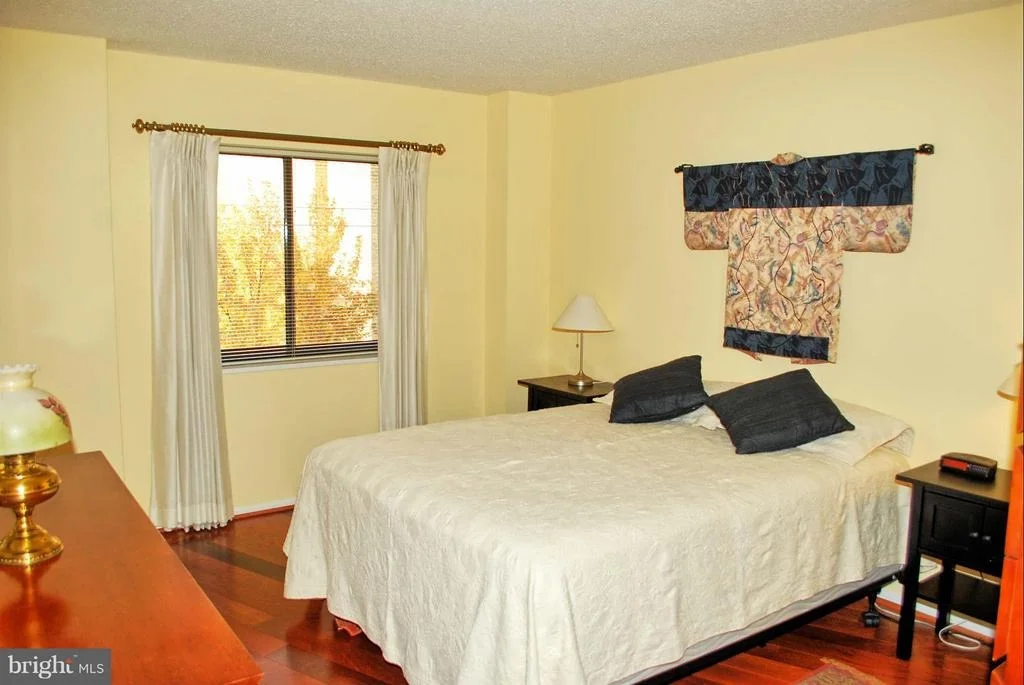 Photo of Unit 508 at 5902 MOUNT EAGLE DRIVE