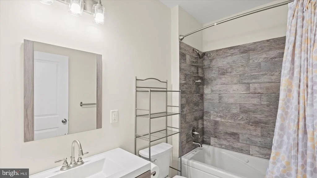 Photo of 3145 BAYBRIAR ROAD