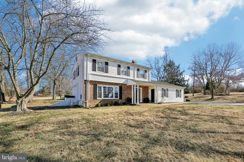 Photo of 2139 DAISY ROAD