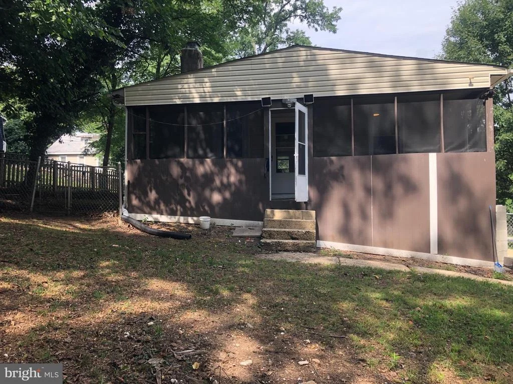 Photo of 516 MENTOR AVENUE