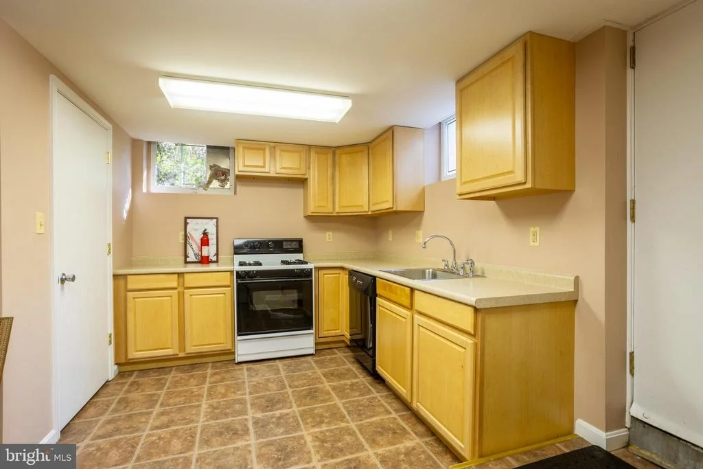 Photo of 3306 LABYRINTH ROAD