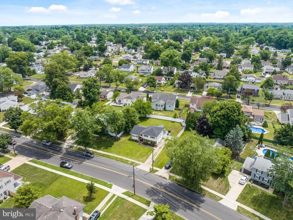 Photo of 52 LONGWOOD DRIVE