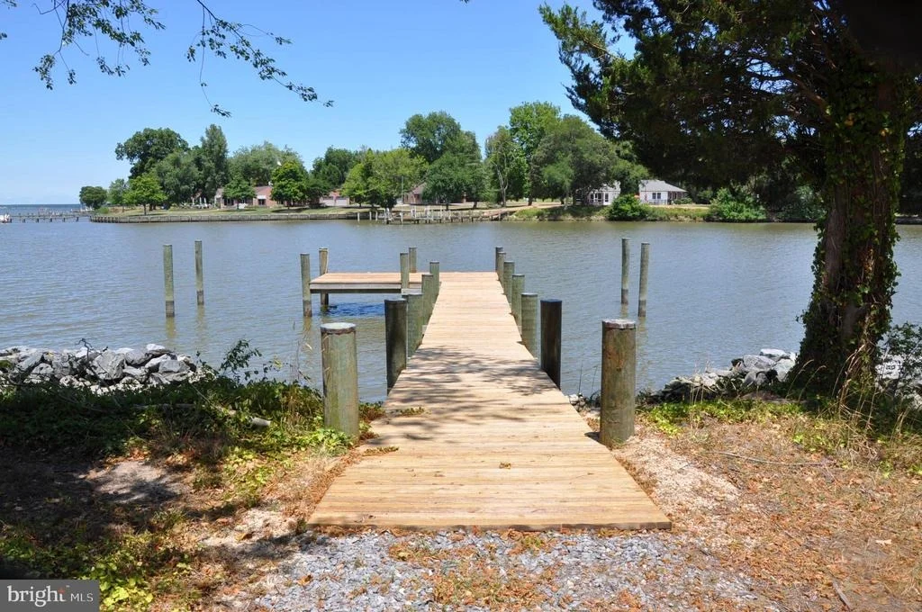 Photo of 2208 HORNS POINT ROAD